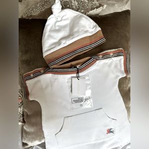 Burberry Baby Romper Gift Set